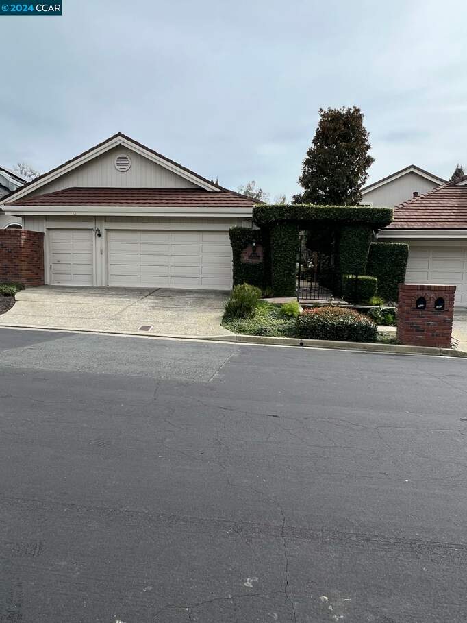3037 Live Oak Ct, Danville, CA 94506
