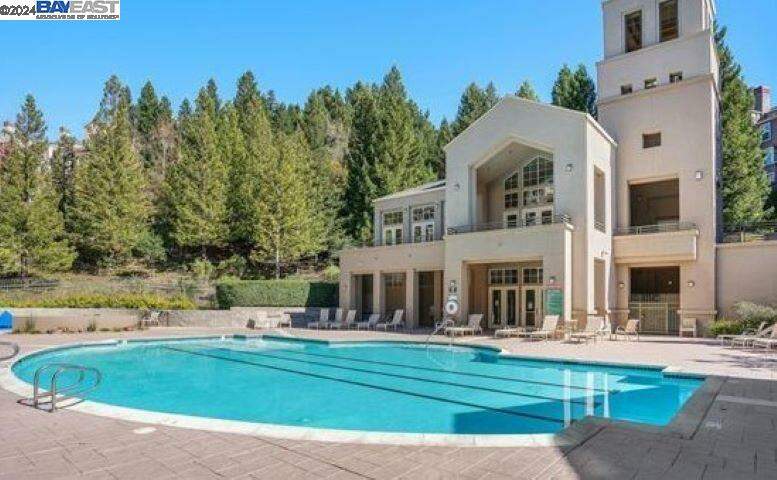 260 Caldecott Ln #225, Oakland, CA 94618