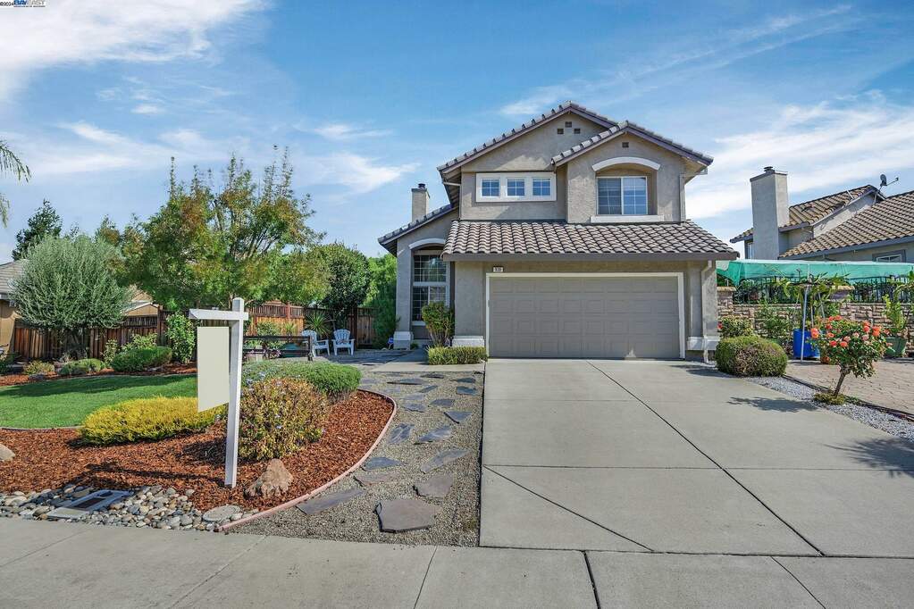 930 Marcella St, Livermore, CA 94550