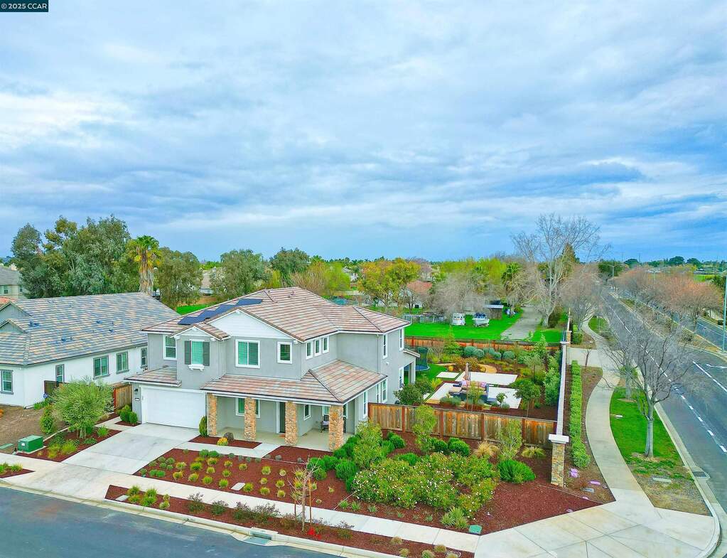 1027 Nighthawk Way, Brentwood, CA 94513