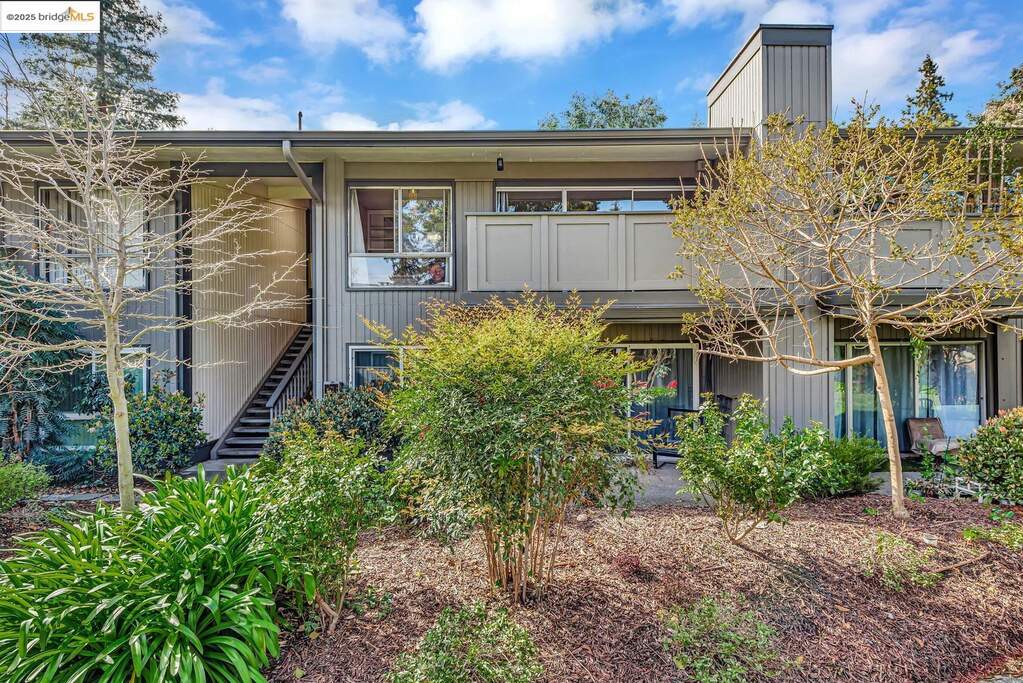 121 Buckingham Dr #25 photo