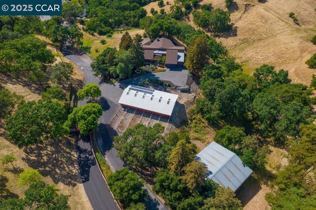 575 Morecroft Rd photo