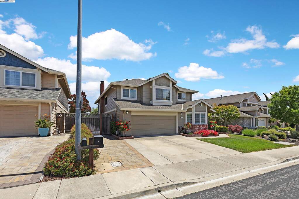 7777 Crossridge Rd, Dublin, CA 94568