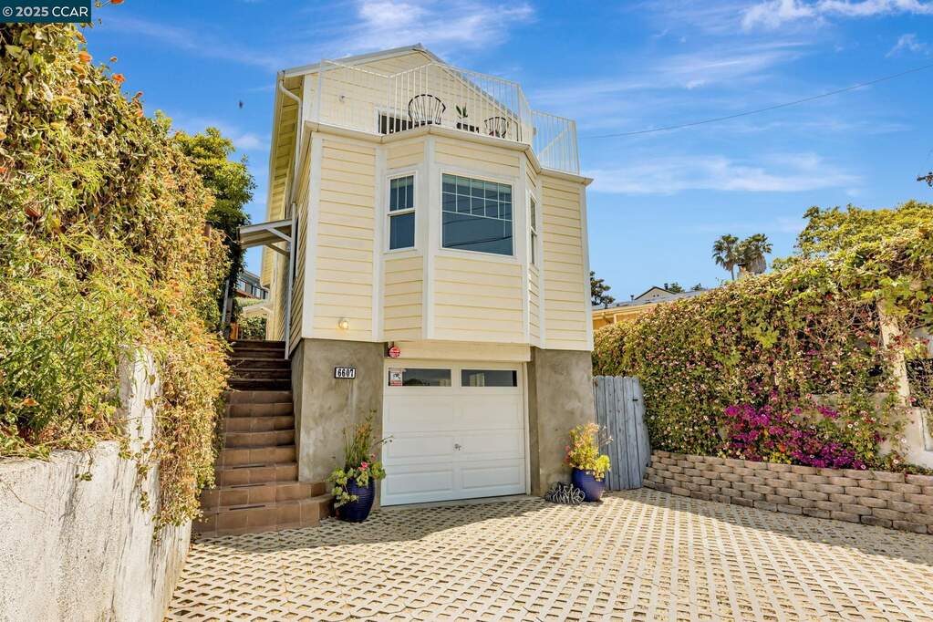 6607 Cutting Blvd photo