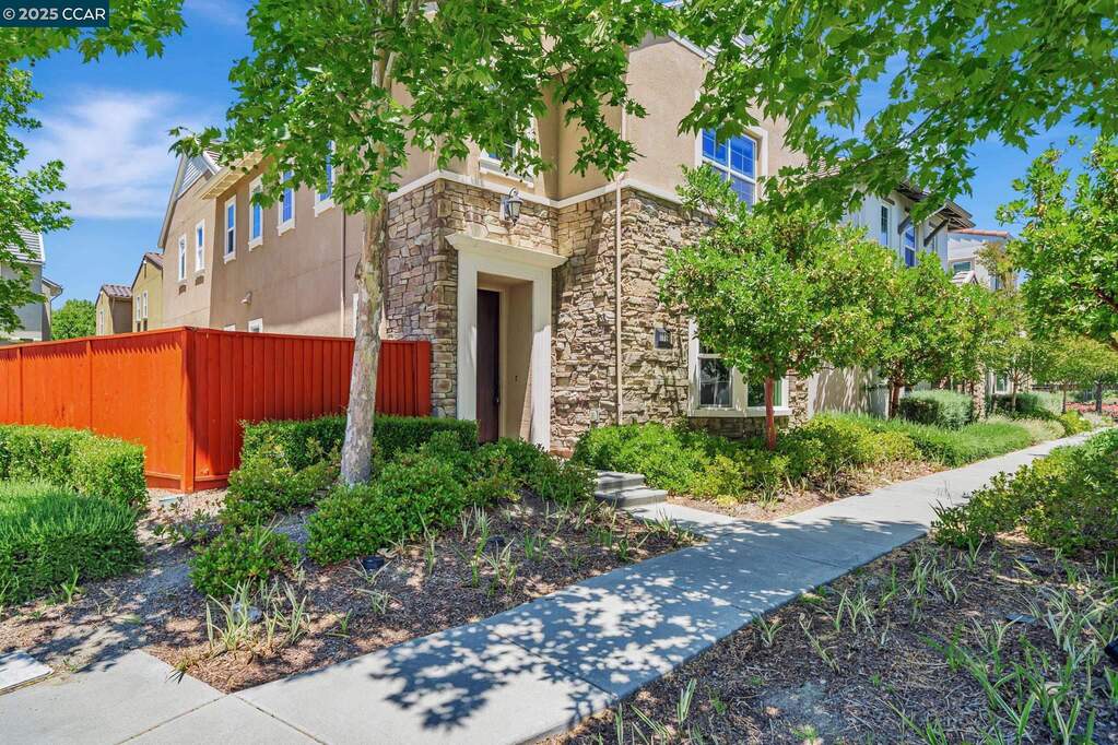 2063 Poinsettia St, San Ramon, CA 94582