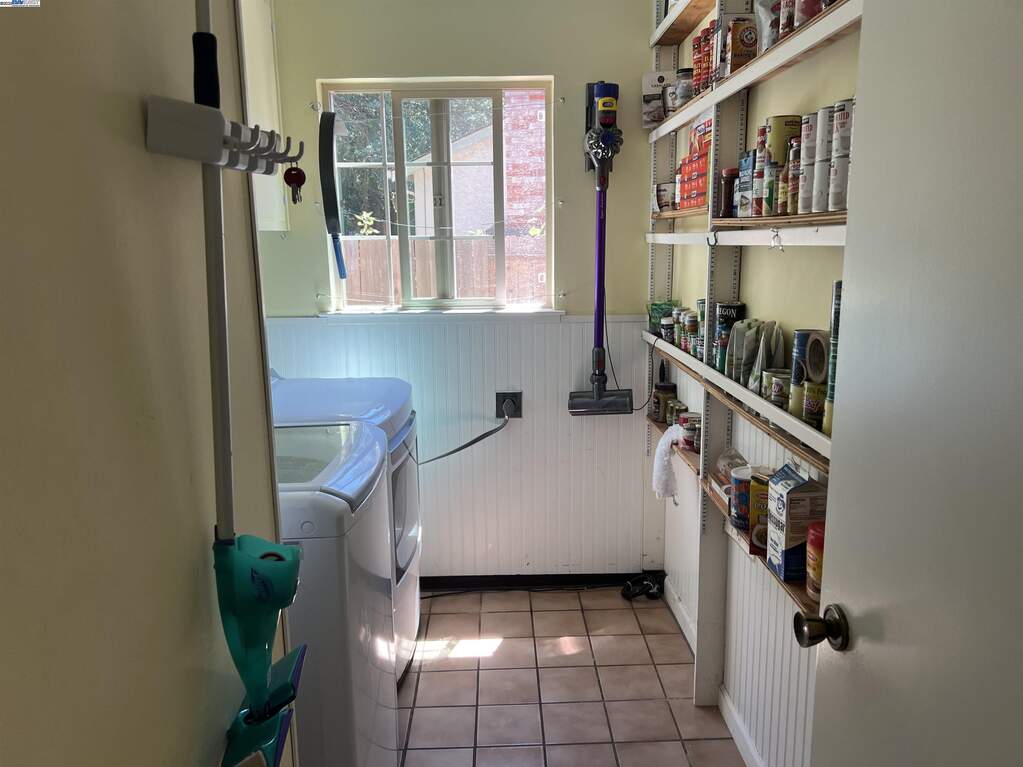 15 El Portal Ct, Clayton, CA 94517
