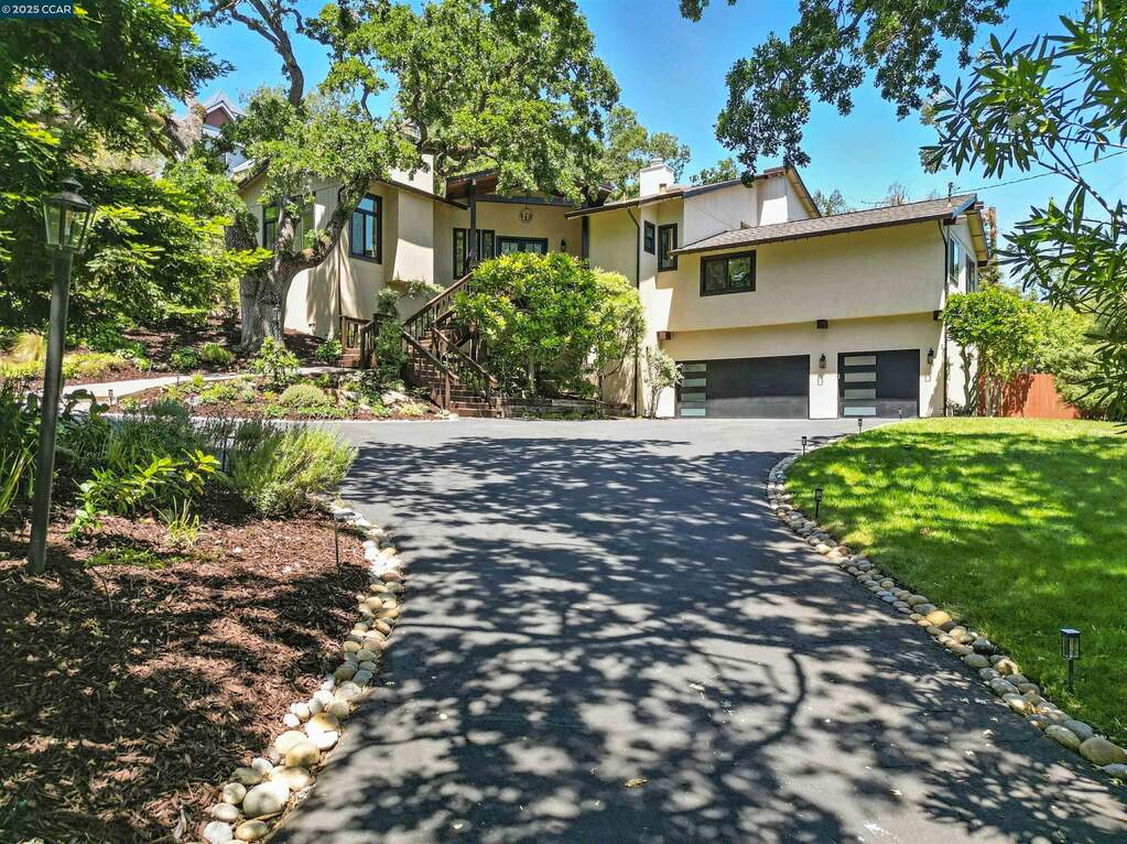 1542 Hillgrade Ave photo