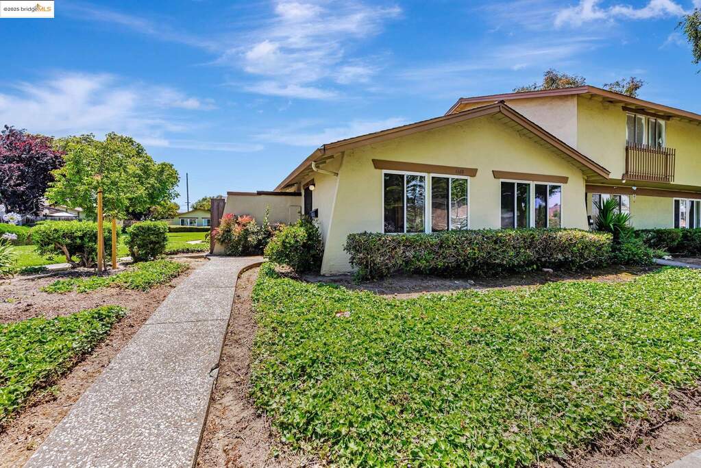 4668 Balboa Way photo