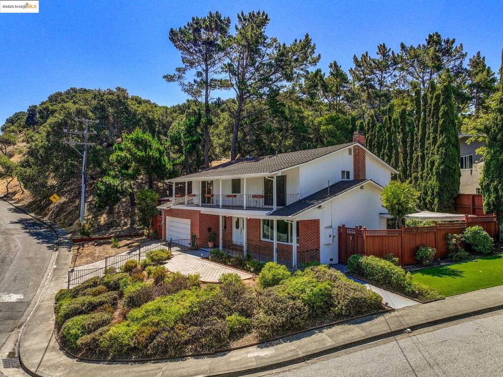 3271 Brittan Ave photo