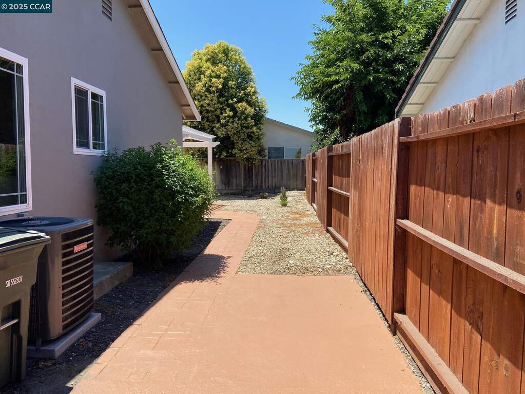 7182 Burton St, Dublin, CA 94568