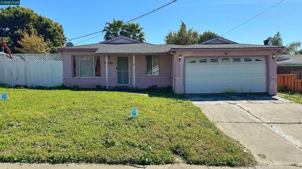 2464 Alamo St, Pinole, CA 94564