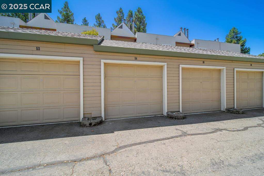 2530 Oak Rd #303, Walnut Creek, CA 94597