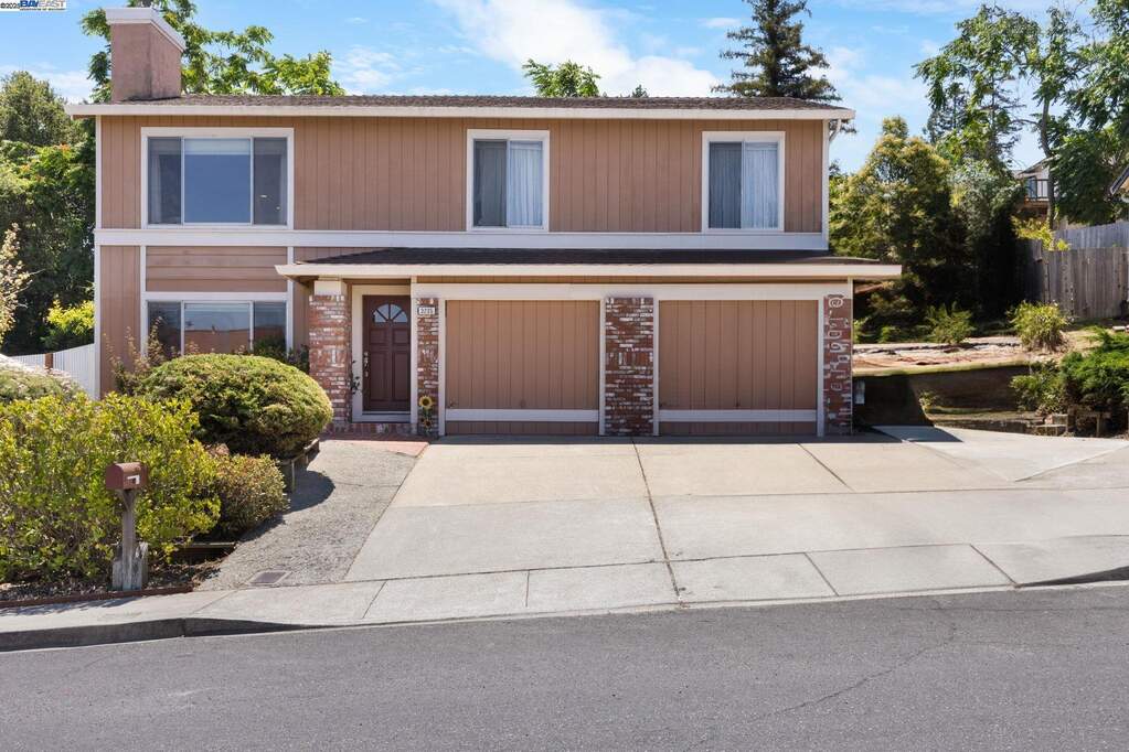 3235 Jamie Way photo