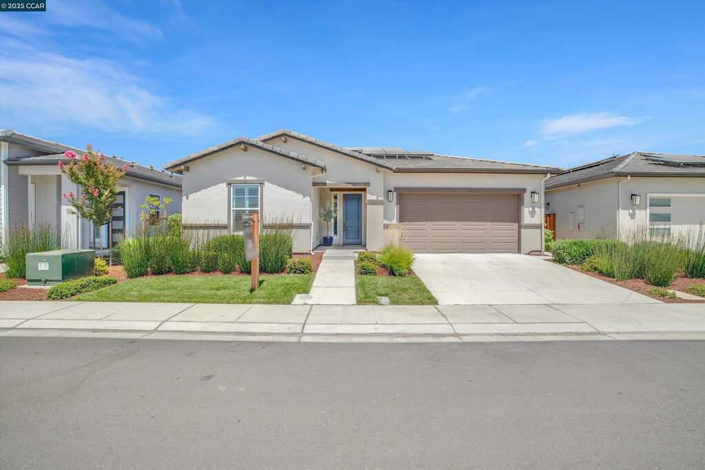 701 Victoria Drive, Manteca, CA 95336