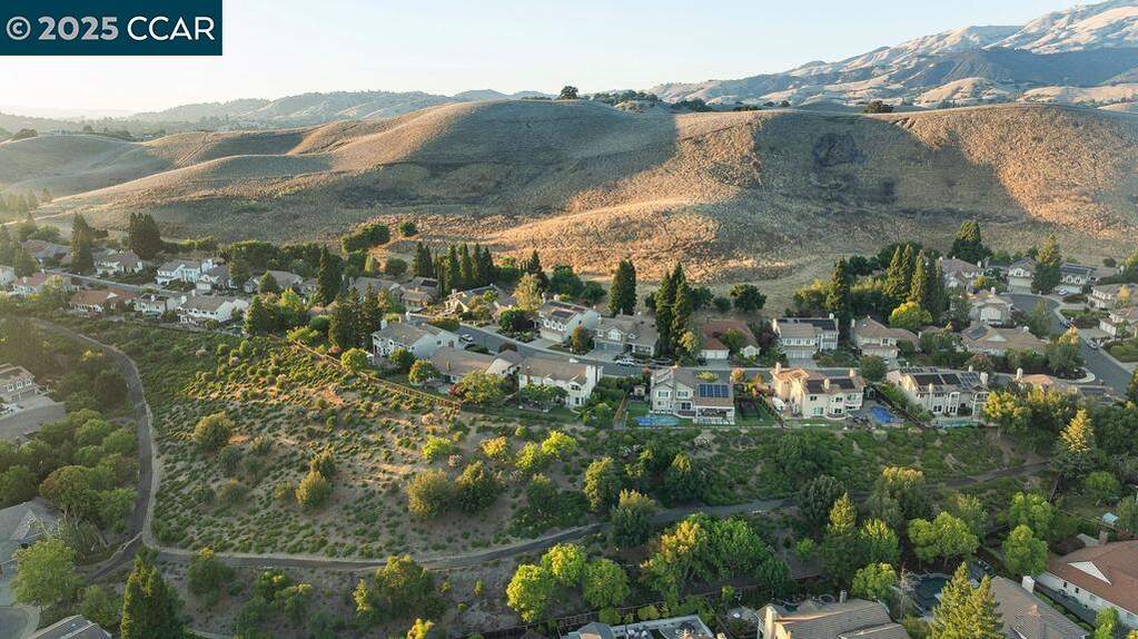 260 Edinburgh Cir, Danville, CA 94526