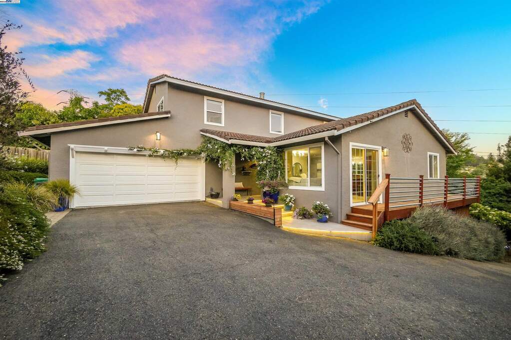 24948 Campus Dr photo