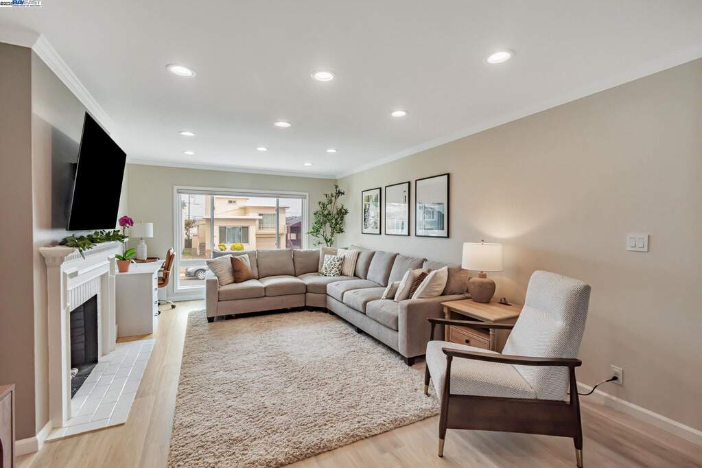 59 Weston, Daly City, CA 94015