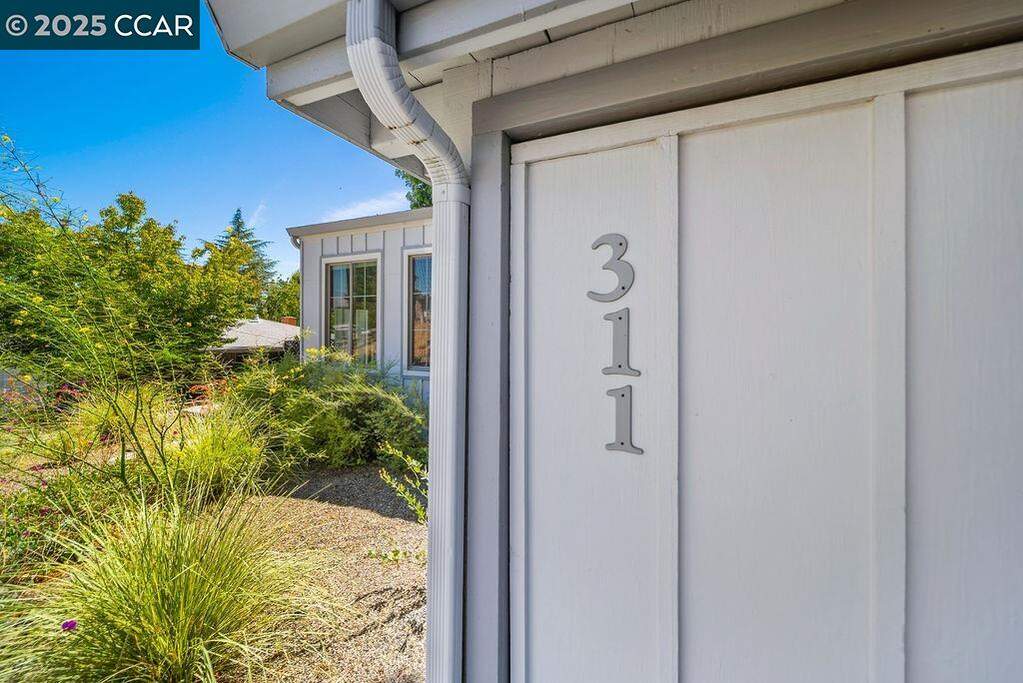 311 Jordan Ct, Martinez, CA 94553
