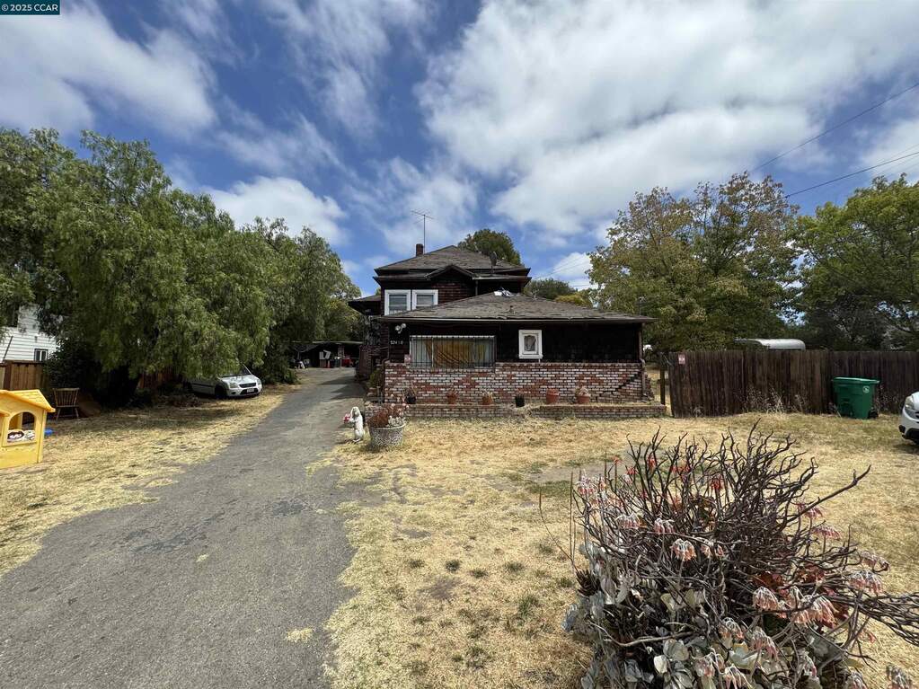22490 Bayview Ave photo