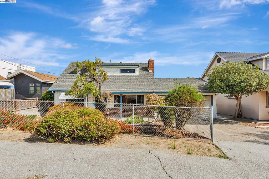 24930 2nd St photo