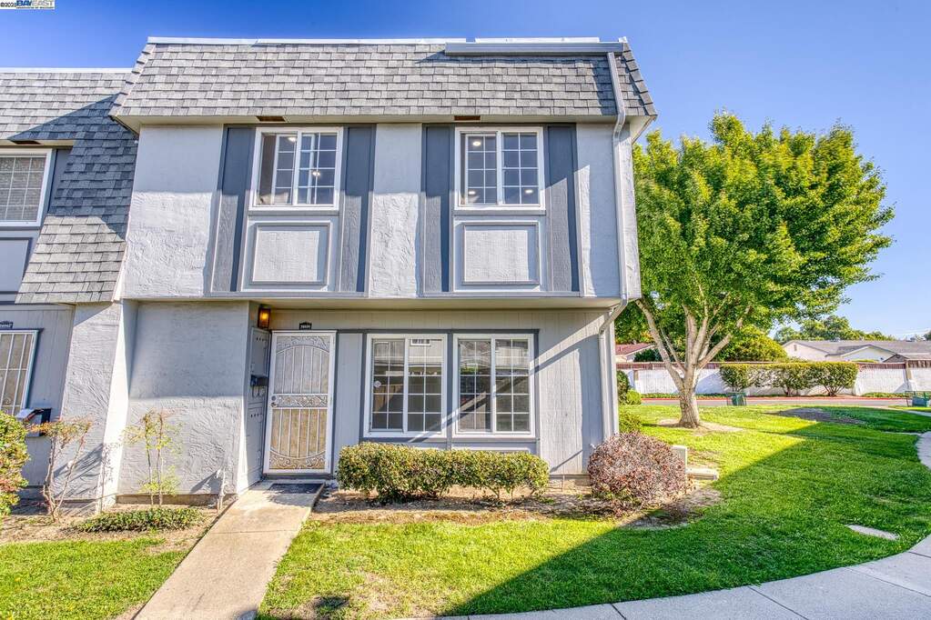 34656 Greenstone Cmn photo