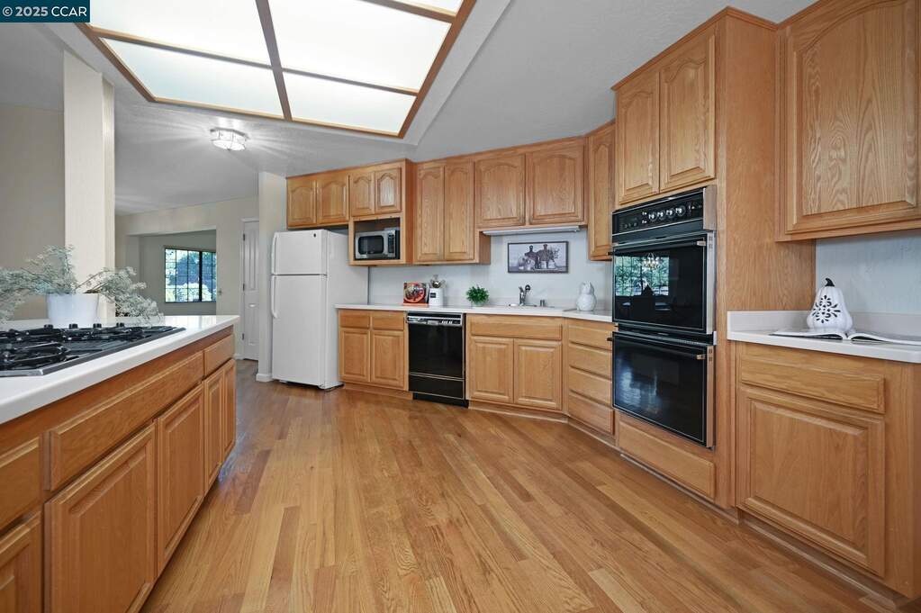 1075 Irwin Court, Concord, CA 94518