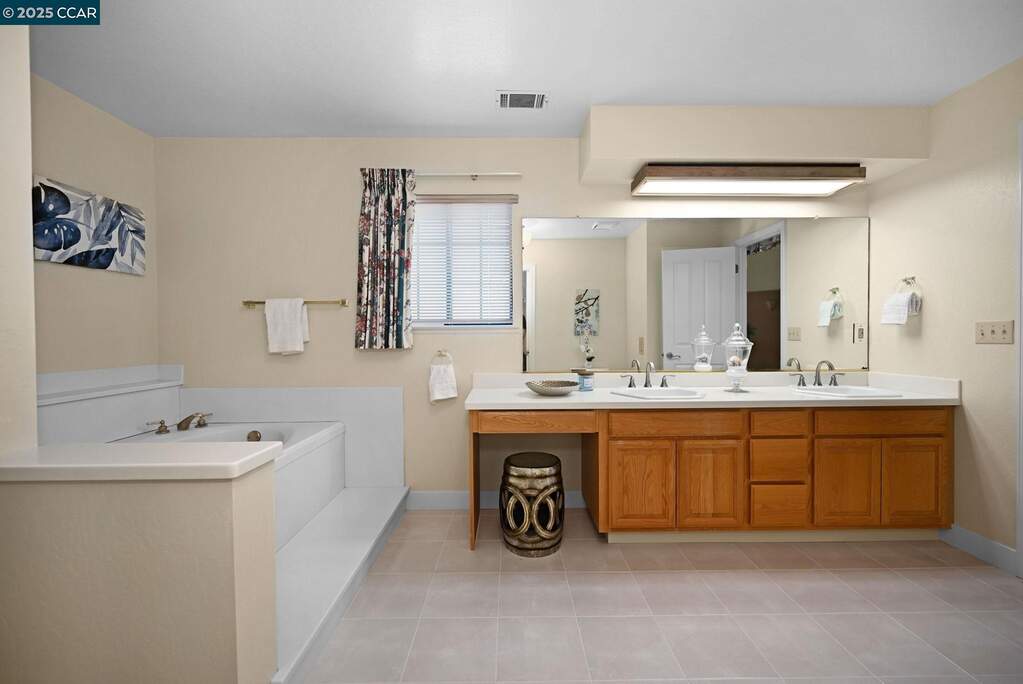 1075 Irwin Court, Concord, CA 94518