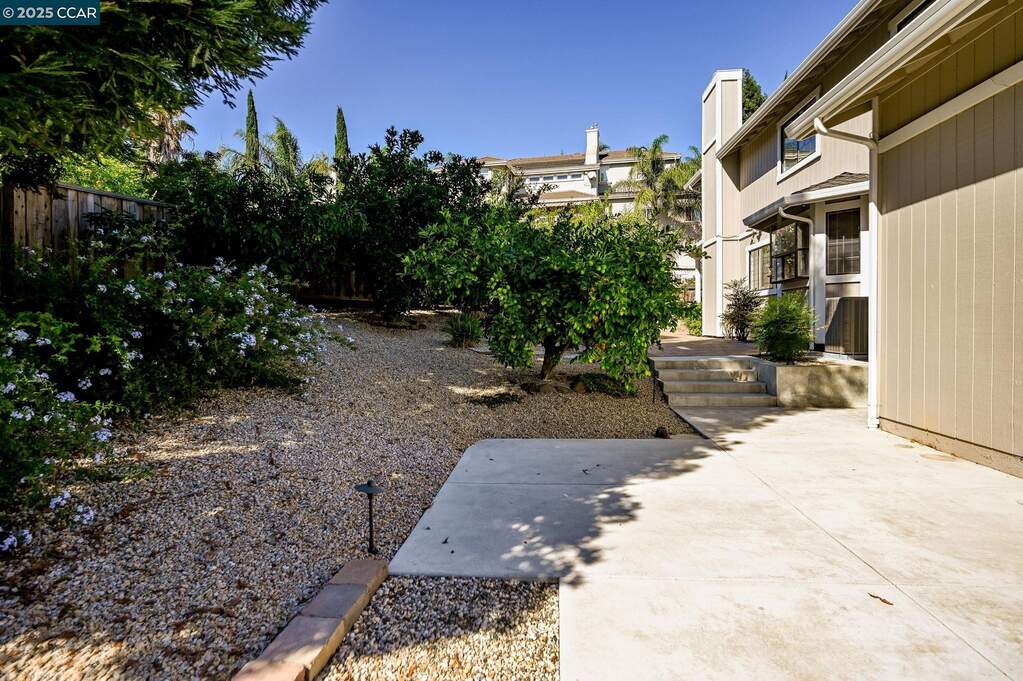 1075 Irwin Court, Concord, CA 94518