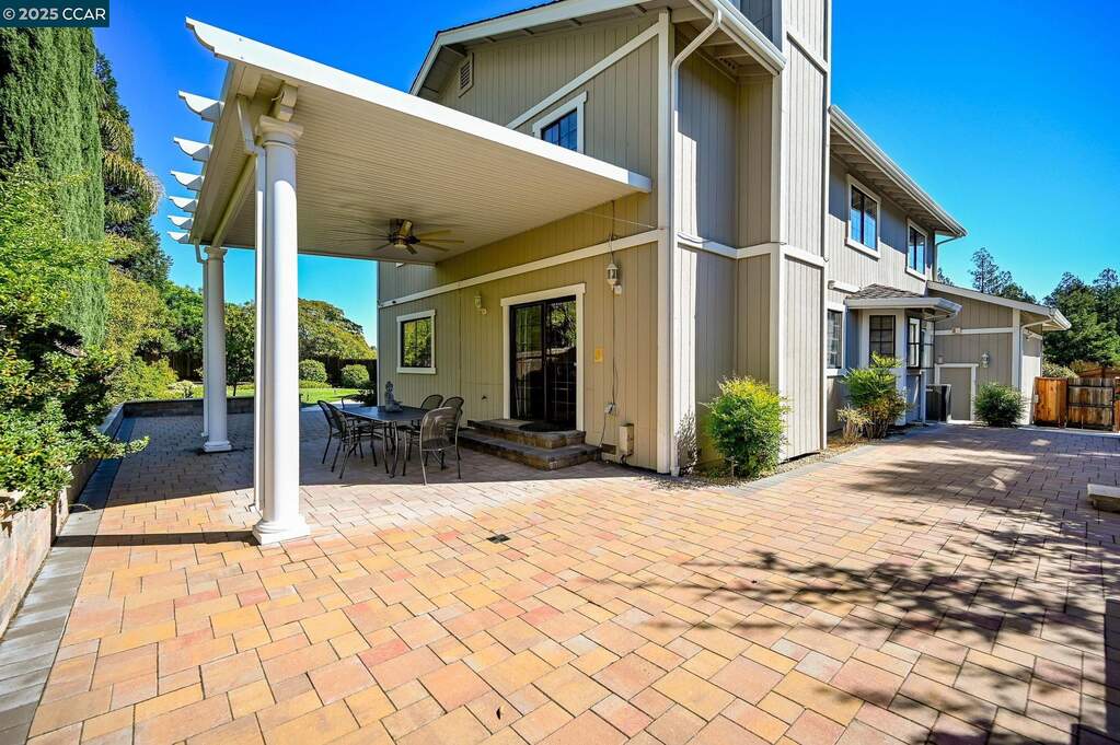 1075 Irwin Court, Concord, CA 94518