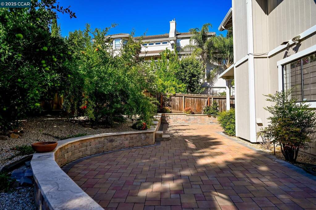 1075 Irwin Court, Concord, CA 94518