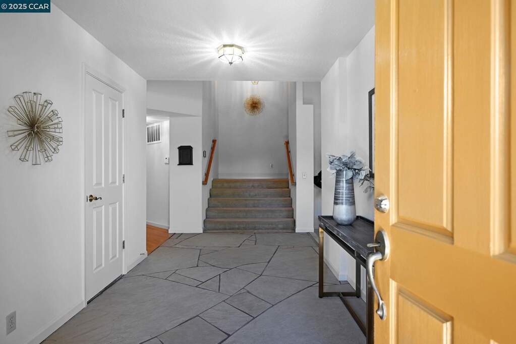 1075 Irwin Court, Concord, CA 94518