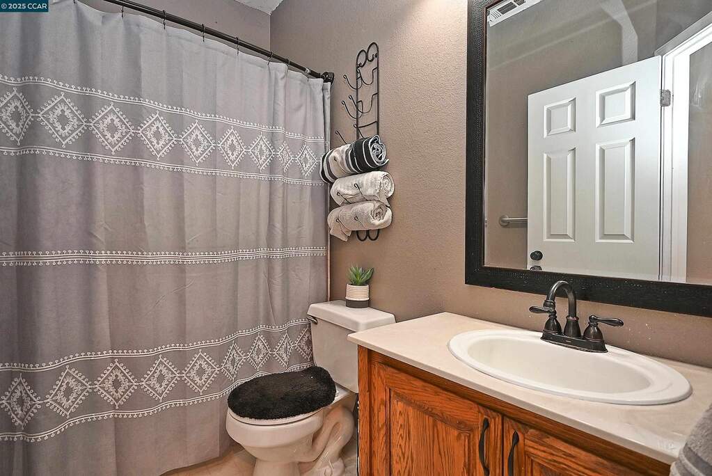 1120 Fox Hound Rd, Vacaville, CA 95687