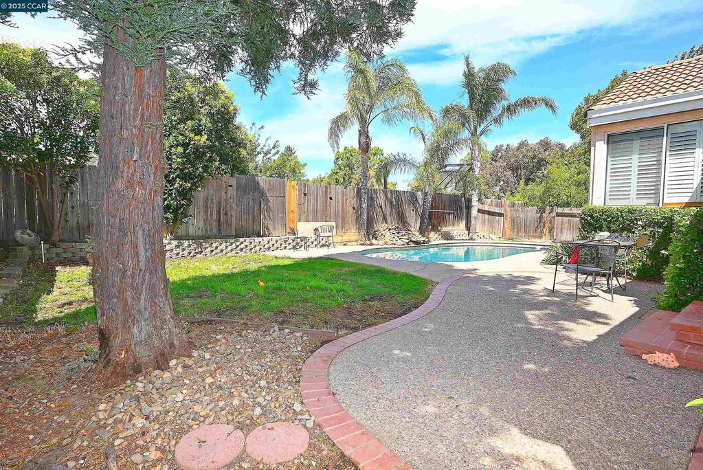 1120 Fox Hound Rd, Vacaville, CA 95687