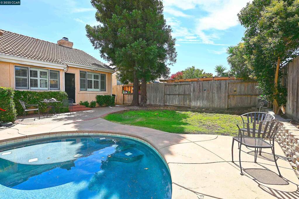 1120 Fox Hound Rd, Vacaville, CA 95687