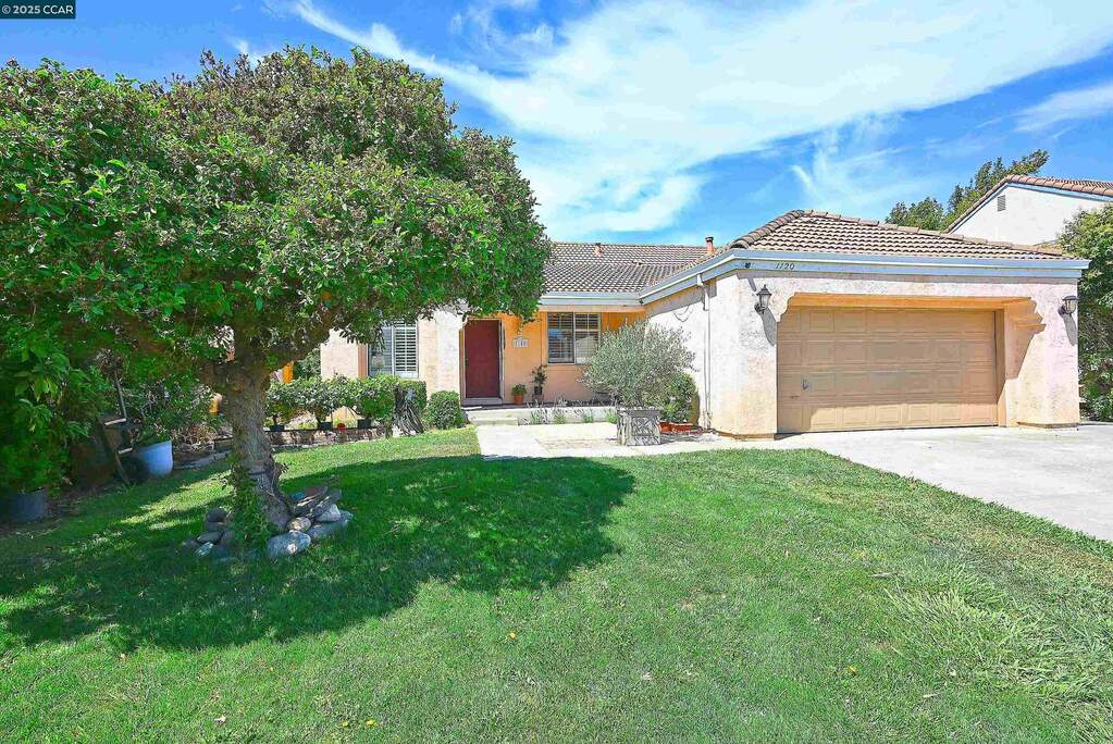 1120 Fox Hound Rd, Vacaville, CA 95687