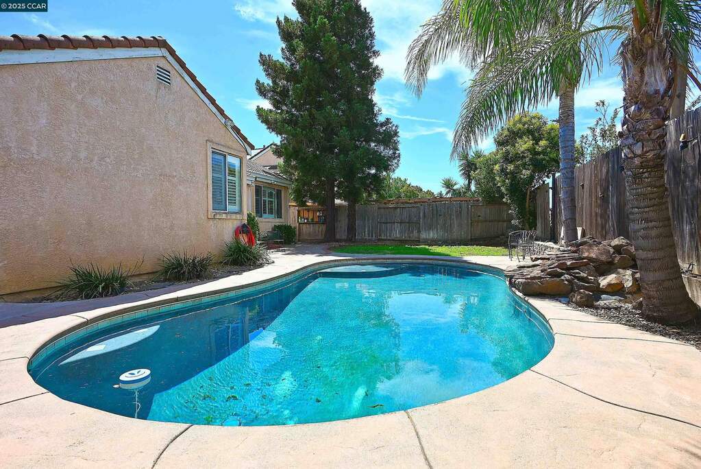 1120 Fox Hound Rd, Vacaville, CA 95687