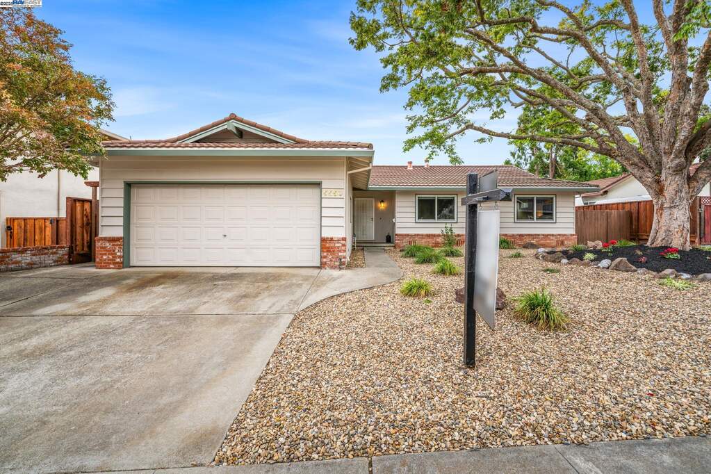 5550 San Juan Way photo