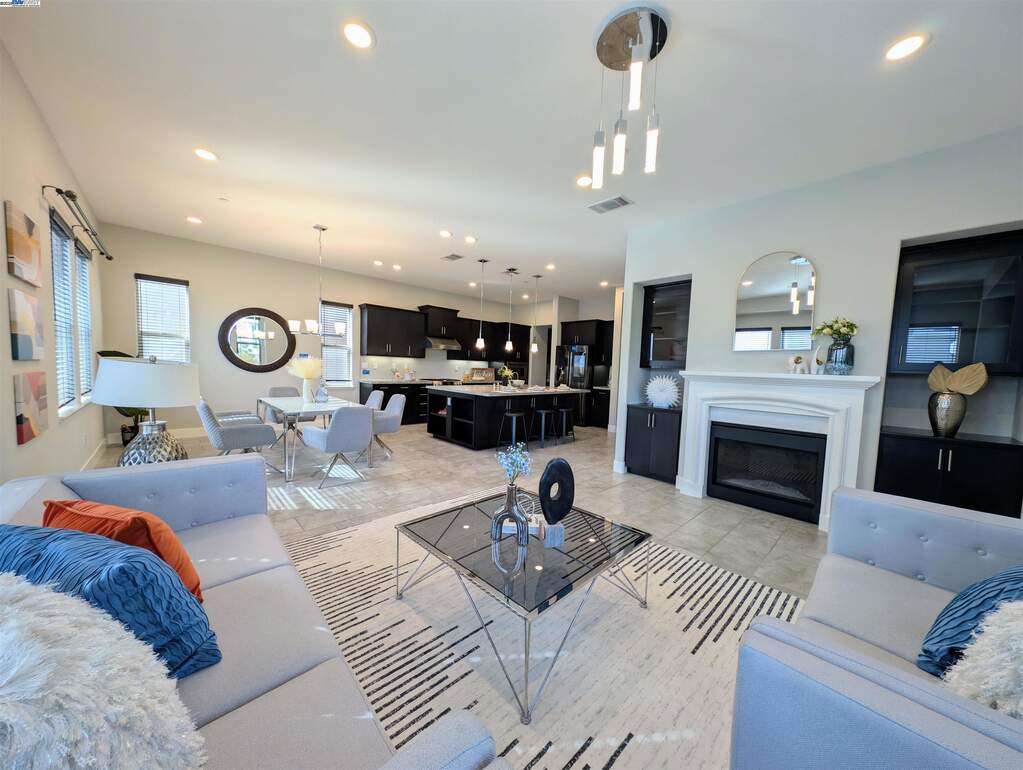 1380 Brookline Loop photo