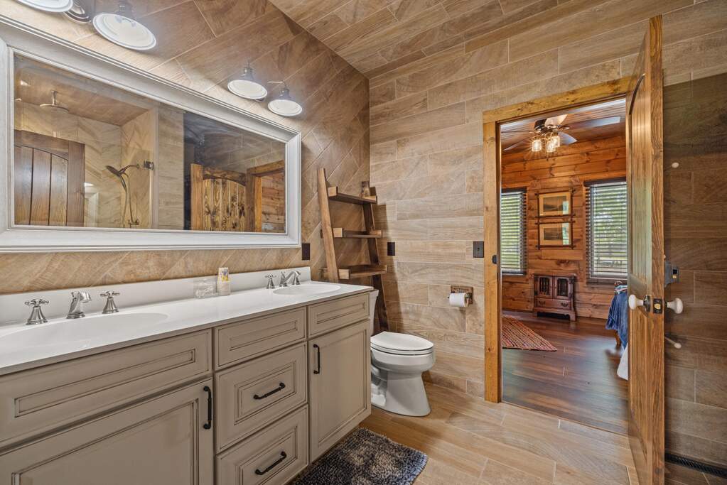 3 Bedroom Single Family Home/House's Image 14