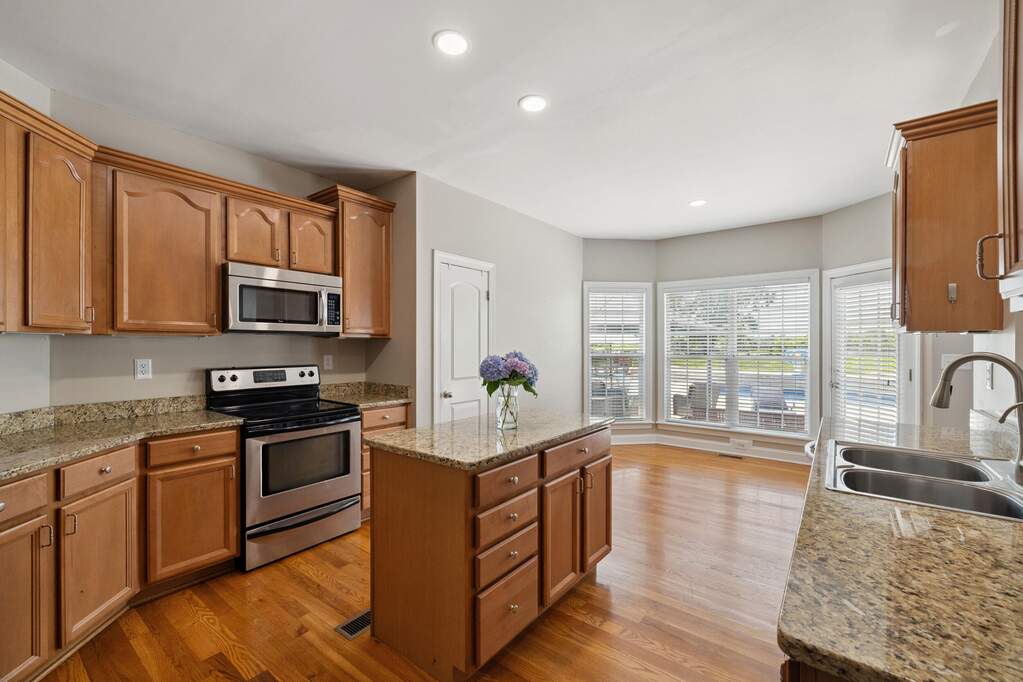 5 Bedroom Single Family Home/House's Image 7