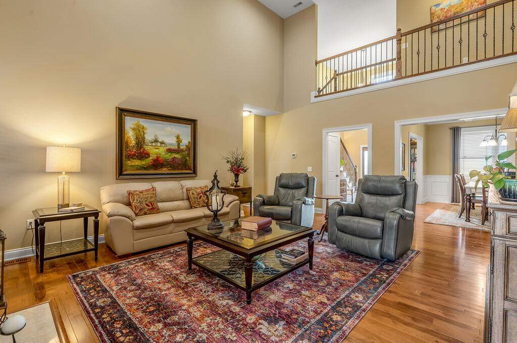 5 Bedroom Single Family Home/House's Image 8