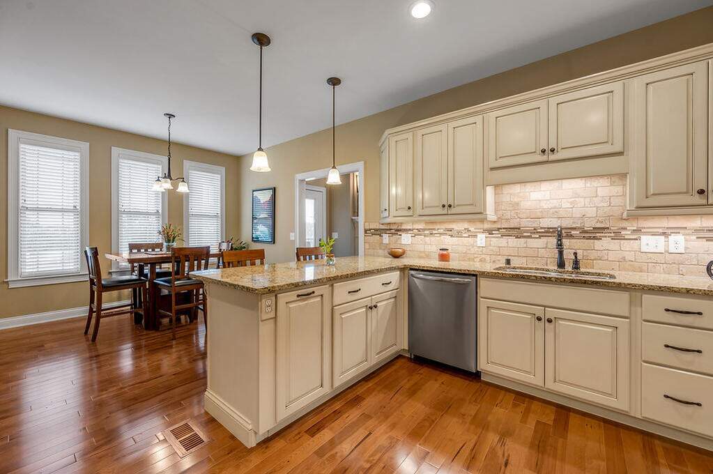 5 Bedroom Single Family Home/House's Image 16