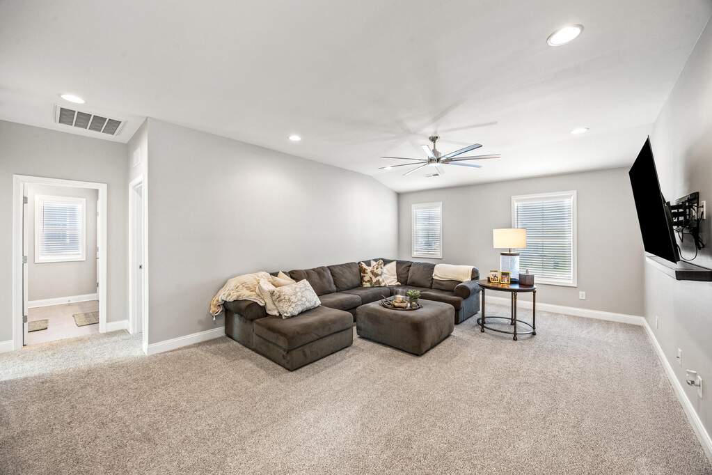 4 Bedroom Single Family Home/House's Image 10