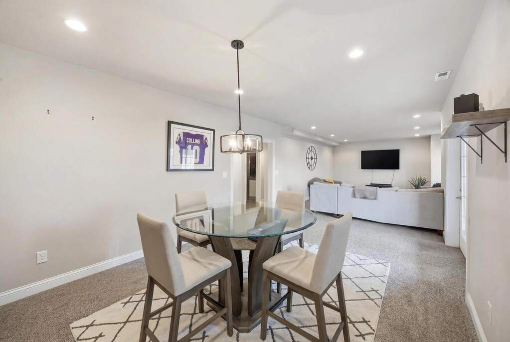 4 Bedroom Single Family Home/House's Image 28