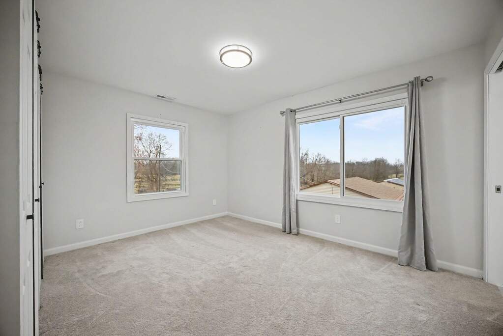 4 Bedroom Single Family Home/House's Image 16