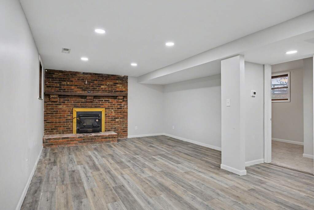 4 Bedroom Single Family Home/House's Image 21