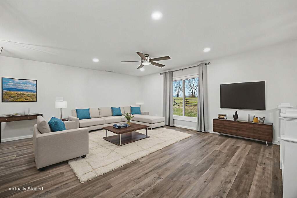4 Bedroom Single Family Home/House's Image 3