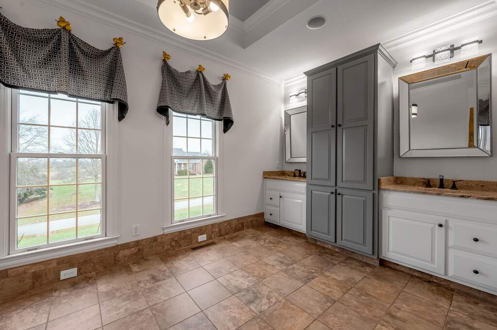 4 Bedroom Single Family Home/House's Image 34