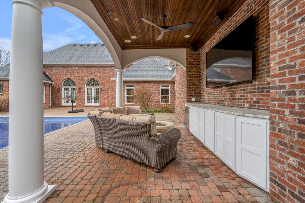 4 Bedroom Single Family Home/House's Image 60