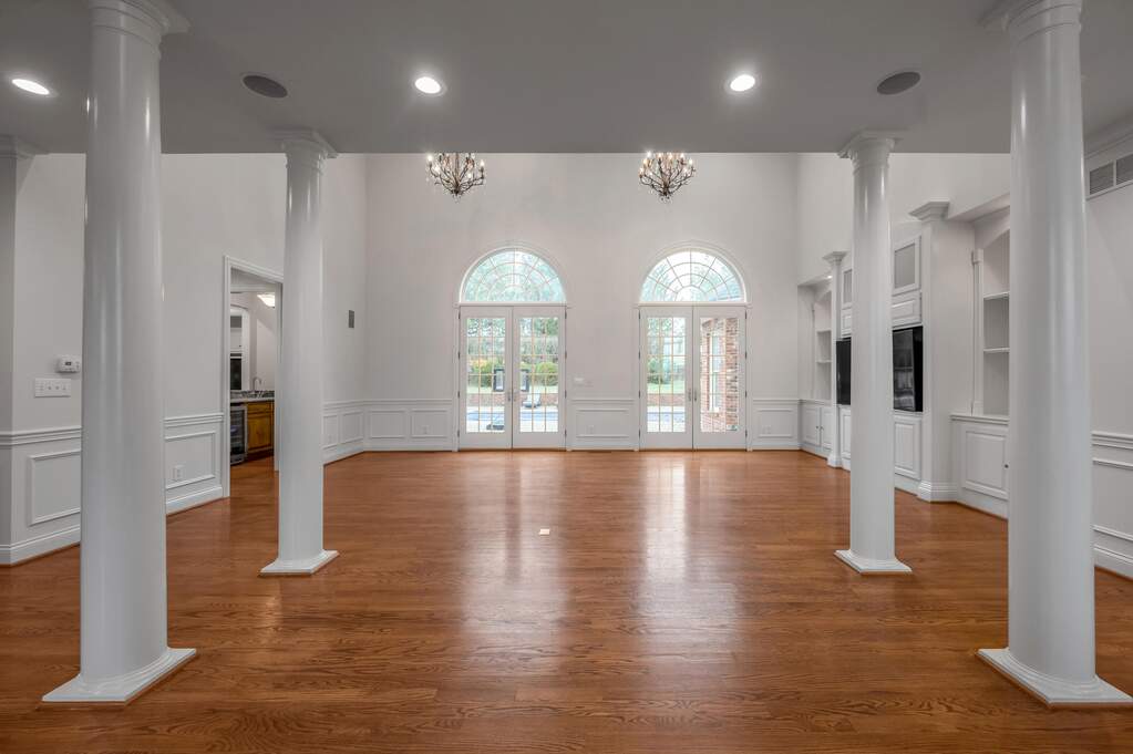 4 Bedroom Single Family Home/House's Image 4